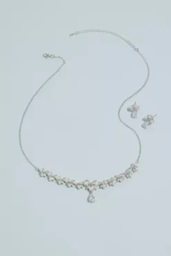 Pear-Cut Pendant Crystal Leaf And Pearl Set